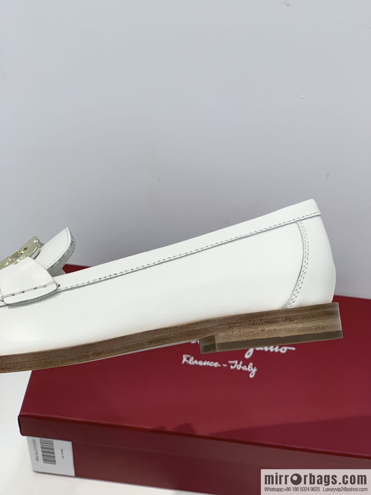 Salvatore Ferragamo ✔️ new products! Ferragamo Gancini double-sided buckle loafers single shoes