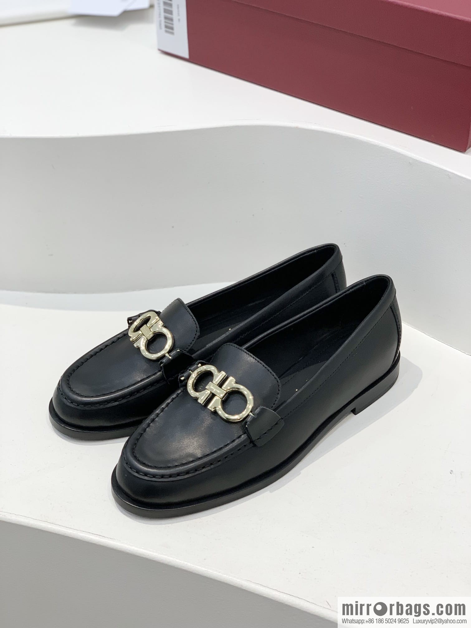 Salvatore Ferragamo ✔️ new products! Ferragamo Gancini double-sided buckle loafers single shoes