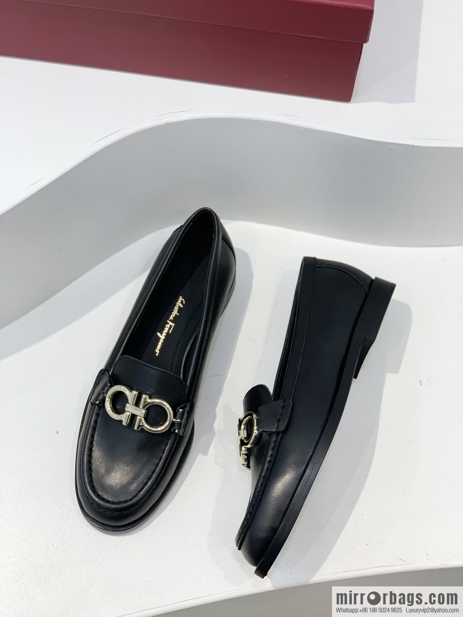 Salvatore Ferragamo ✔️ new products! Ferragamo Gancini double-sided buckle loafers single shoes