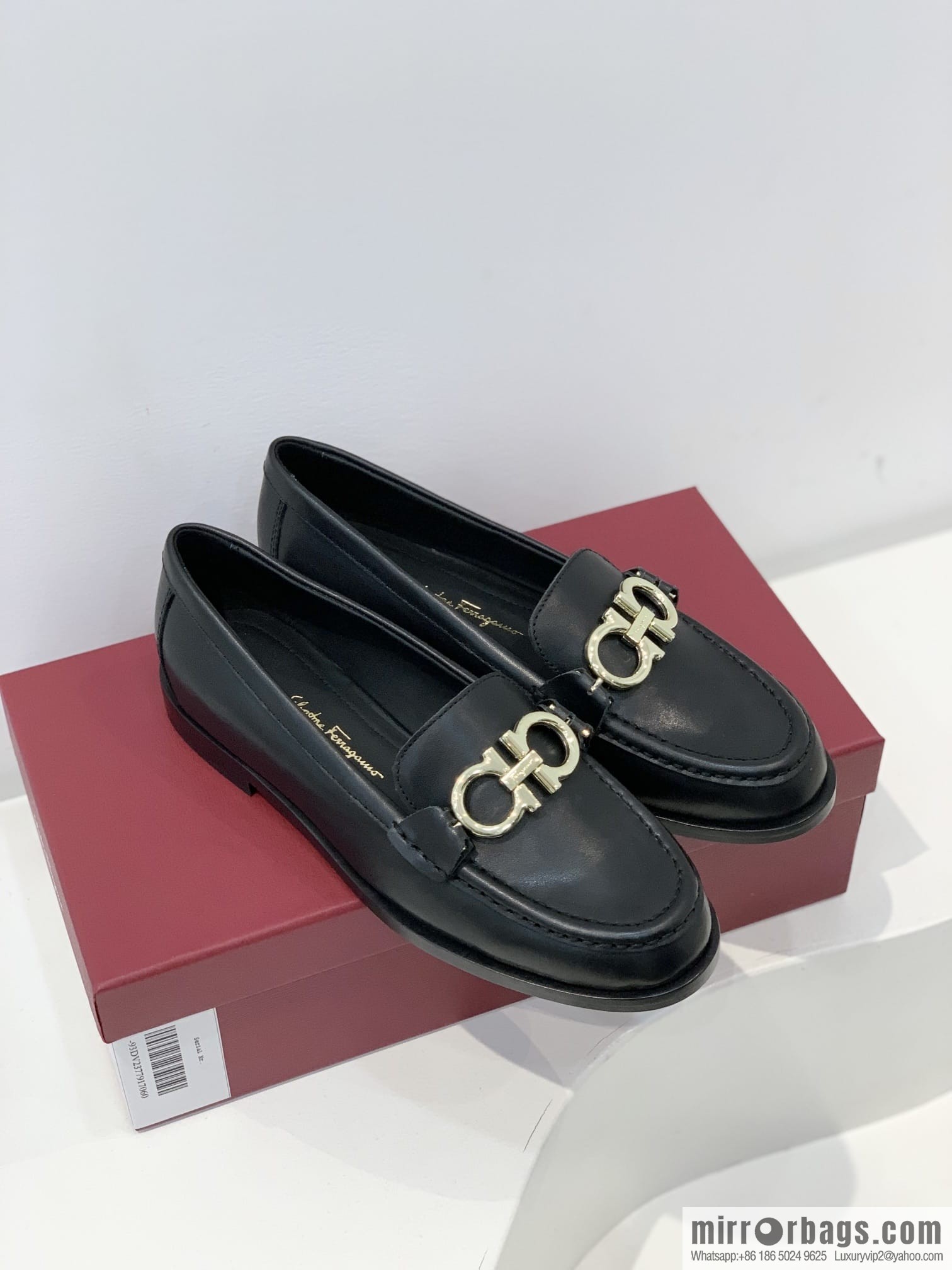 Salvatore Ferragamo ✔️ new products! Ferragamo Gancini double-sided buckle loafers single shoes
