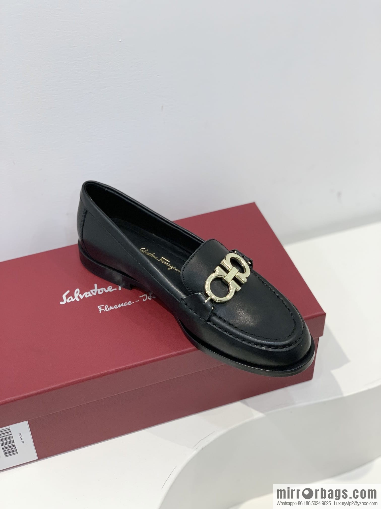 Salvatore Ferragamo ✔️ new products! Ferragamo Gancini double-sided buckle loafers single shoes