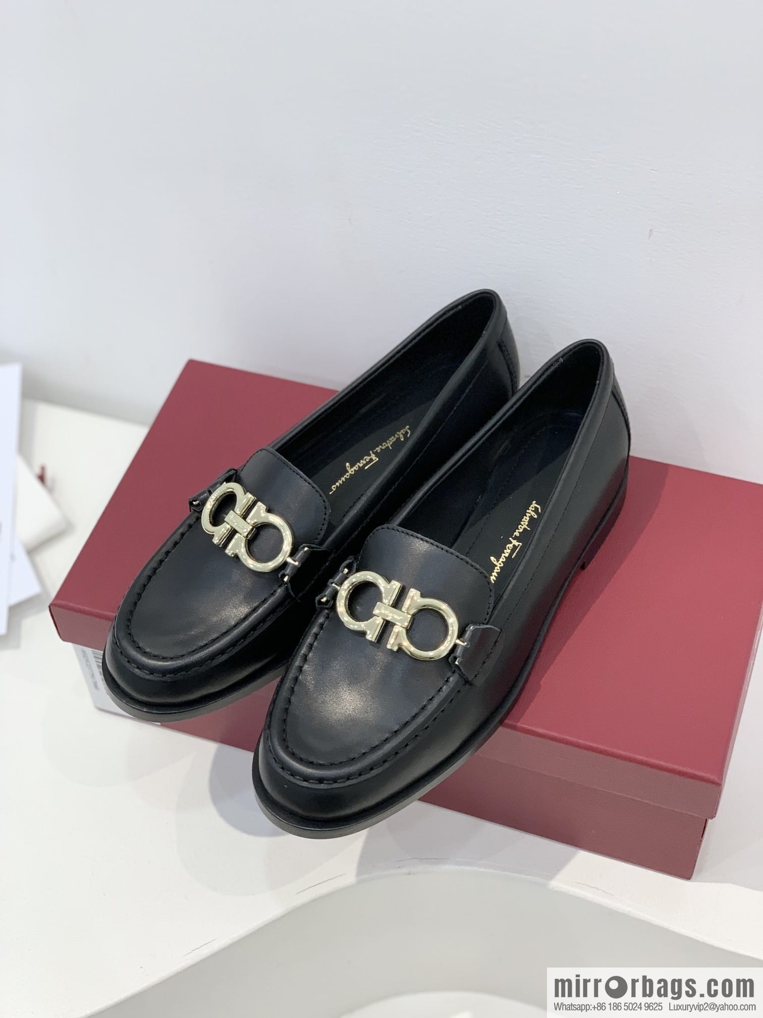 Salvatore Ferragamo ✔️ new products! Ferragamo Gancini double-sided buckle loafers single shoes