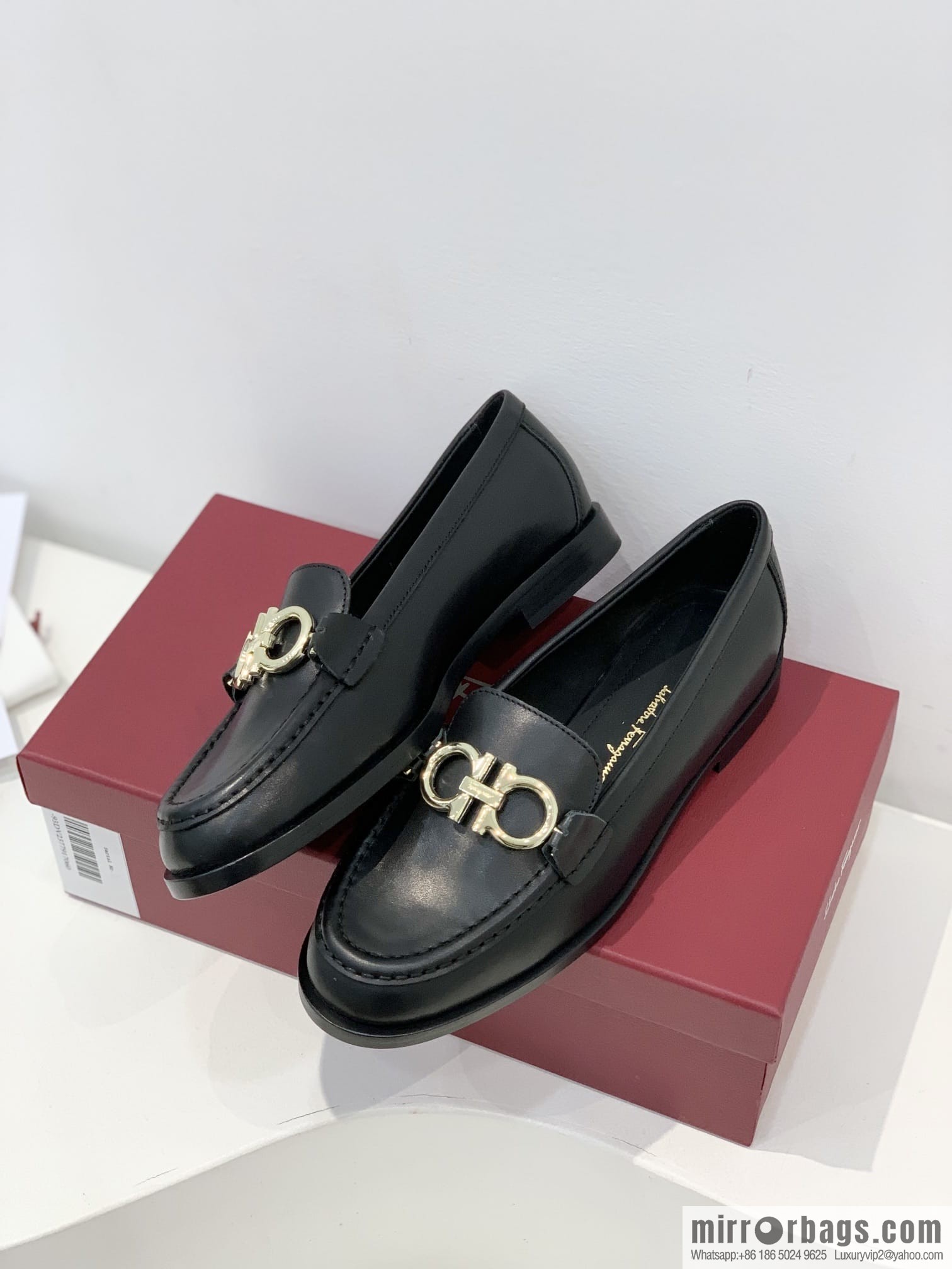 Salvatore Ferragamo ✔️ new products! Ferragamo Gancini double-sided buckle loafers single shoes