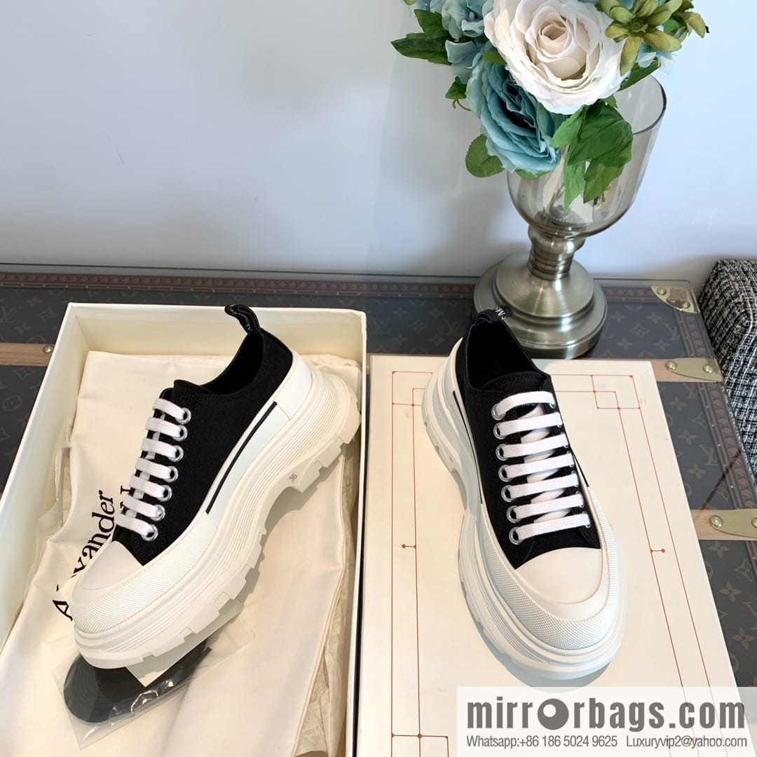 ๐๐ฅ๐๐ฑ๐๐ง๐๐๐ซ*๐๐๐๐ฎ๐๐ง McQueen classic canvas platform white shoes