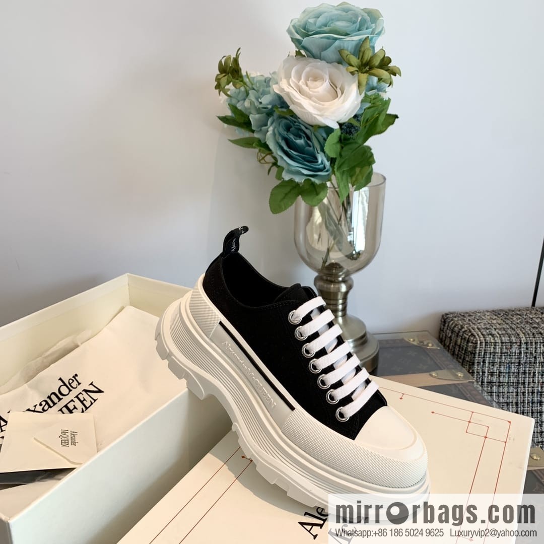 ๐๐ฅ๐๐ฑ๐๐ง๐๐๐ซ*๐๐๐๐ฎ๐๐ง McQueen classic canvas platform white shoes