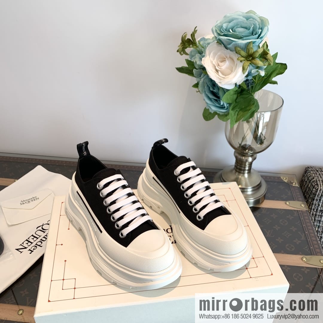 ๐๐ฅ๐๐ฑ๐๐ง๐๐๐ซ*๐๐๐๐ฎ๐๐ง McQueen classic canvas platform white shoes