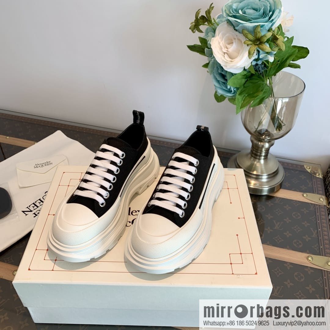 ๐๐ฅ๐๐ฑ๐๐ง๐๐๐ซ*๐๐๐๐ฎ๐๐ง McQueen classic canvas platform white shoes