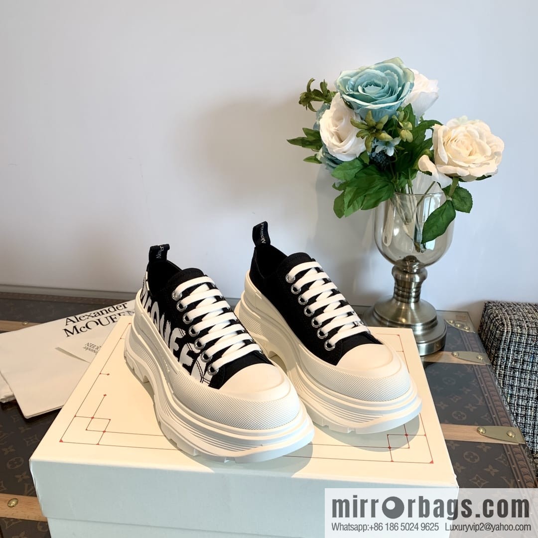 ๐๐ฅ๐๐ฑ๐๐ง๐๐๐ซ*๐๐๐๐ฎ๐๐ง McQueen classic canvas platform white shoes