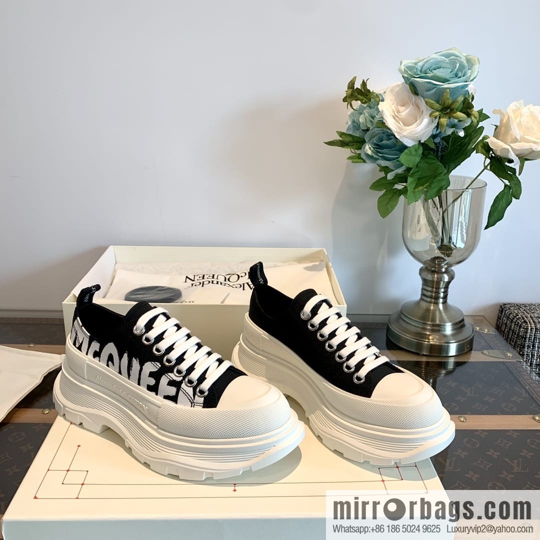 ๐๐ฅ๐๐ฑ๐๐ง๐๐๐ซ*๐๐๐๐ฎ๐๐ง McQueen classic canvas platform white shoes