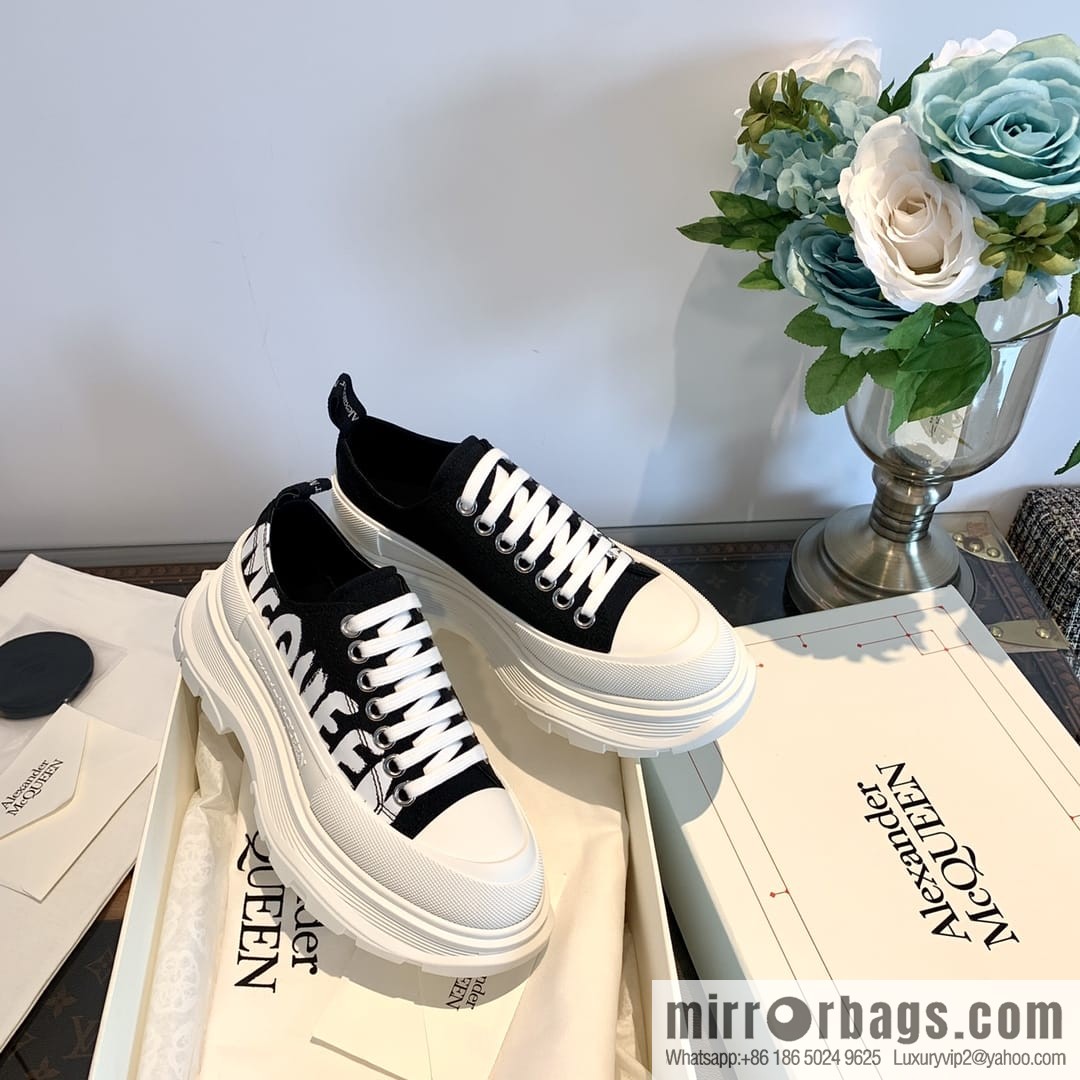 ๐๐ฅ๐๐ฑ๐๐ง๐๐๐ซ*๐๐๐๐ฎ๐๐ง McQueen classic canvas platform white shoes