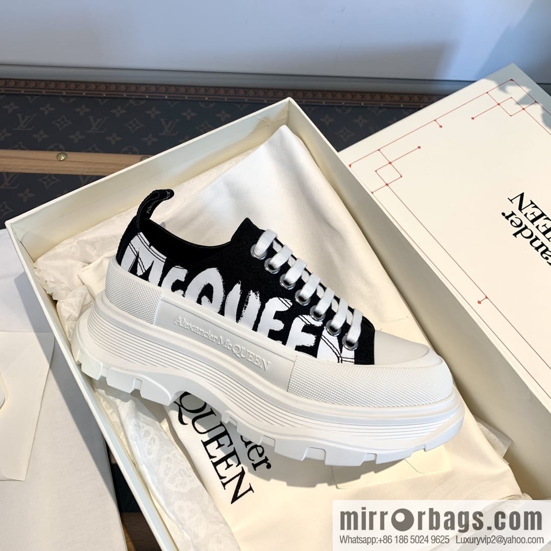 ๐๐ฅ๐๐ฑ๐๐ง๐๐๐ซ*๐๐๐๐ฎ๐๐ง McQueen classic canvas platform white shoes