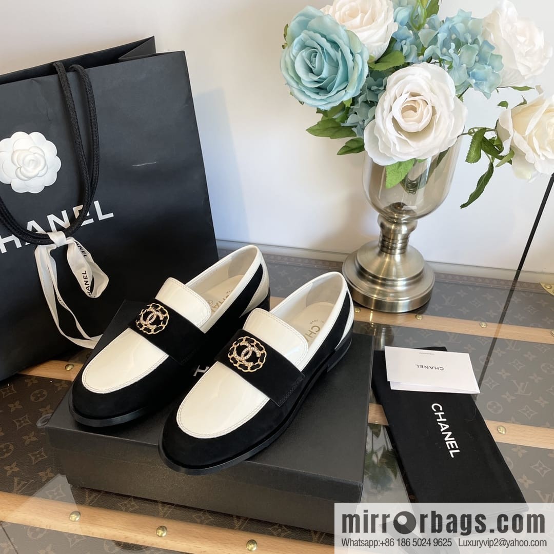 Chanel | Xiaoxiang badge rhinestone loafers