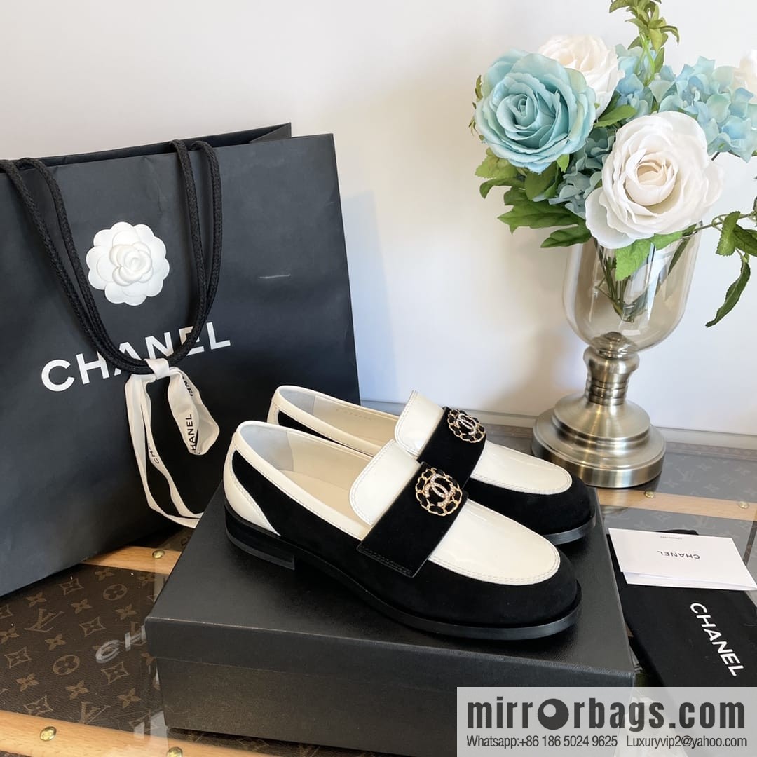 Chanel | Xiaoxiang badge rhinestone loafers