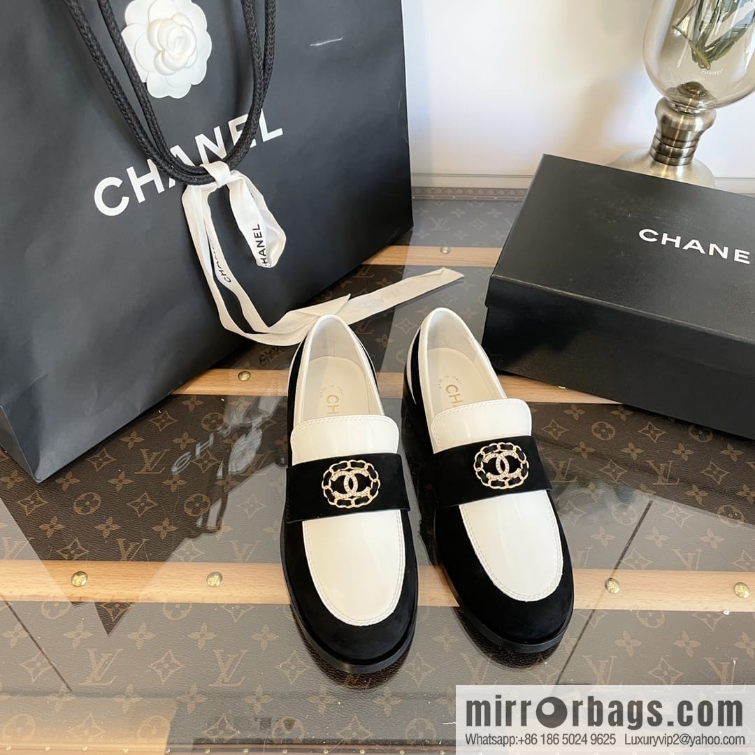 Chanel | Xiaoxiang badge rhinestone loafers