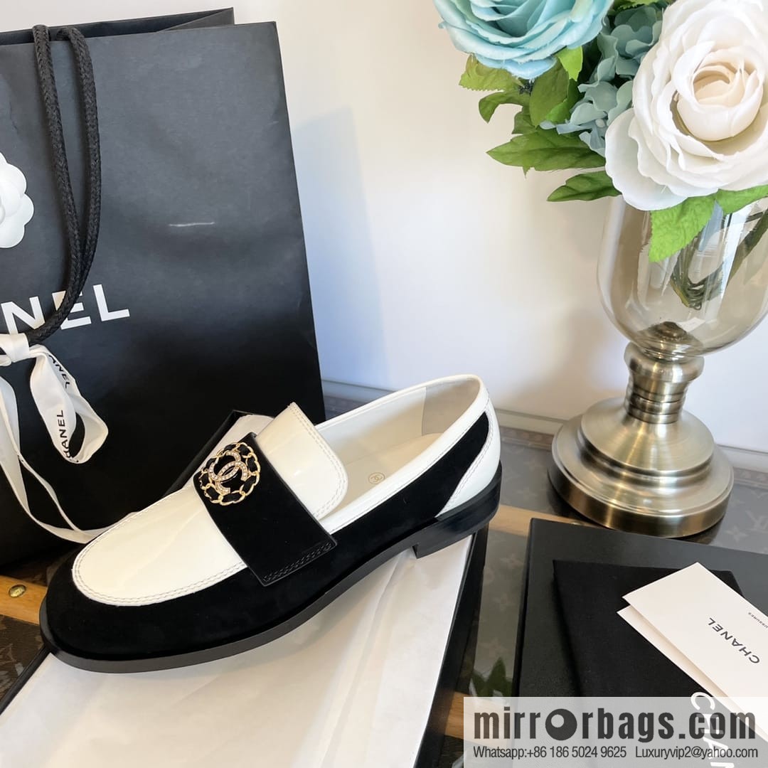 Chanel | Xiaoxiang badge rhinestone loafers