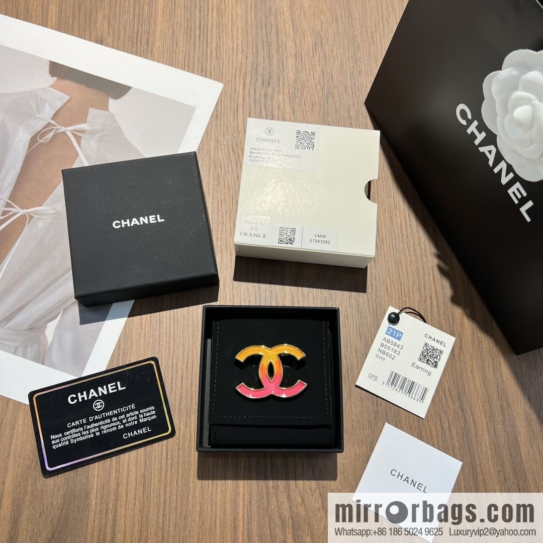 New ☑️ Chanel double c gradual change pink brooch