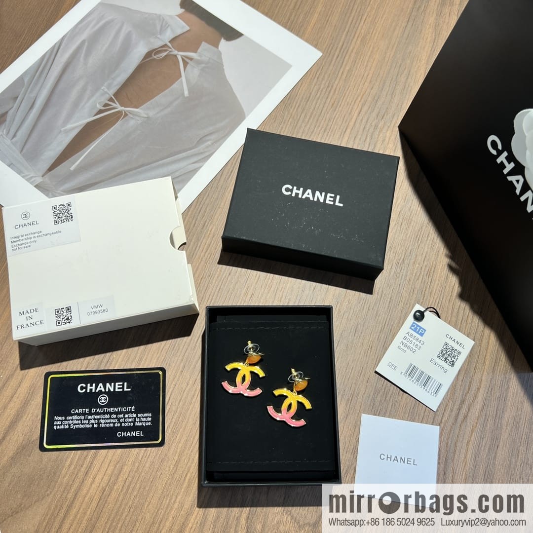 New ☑️ Chanel c2 double c gradual change pink stud earrings