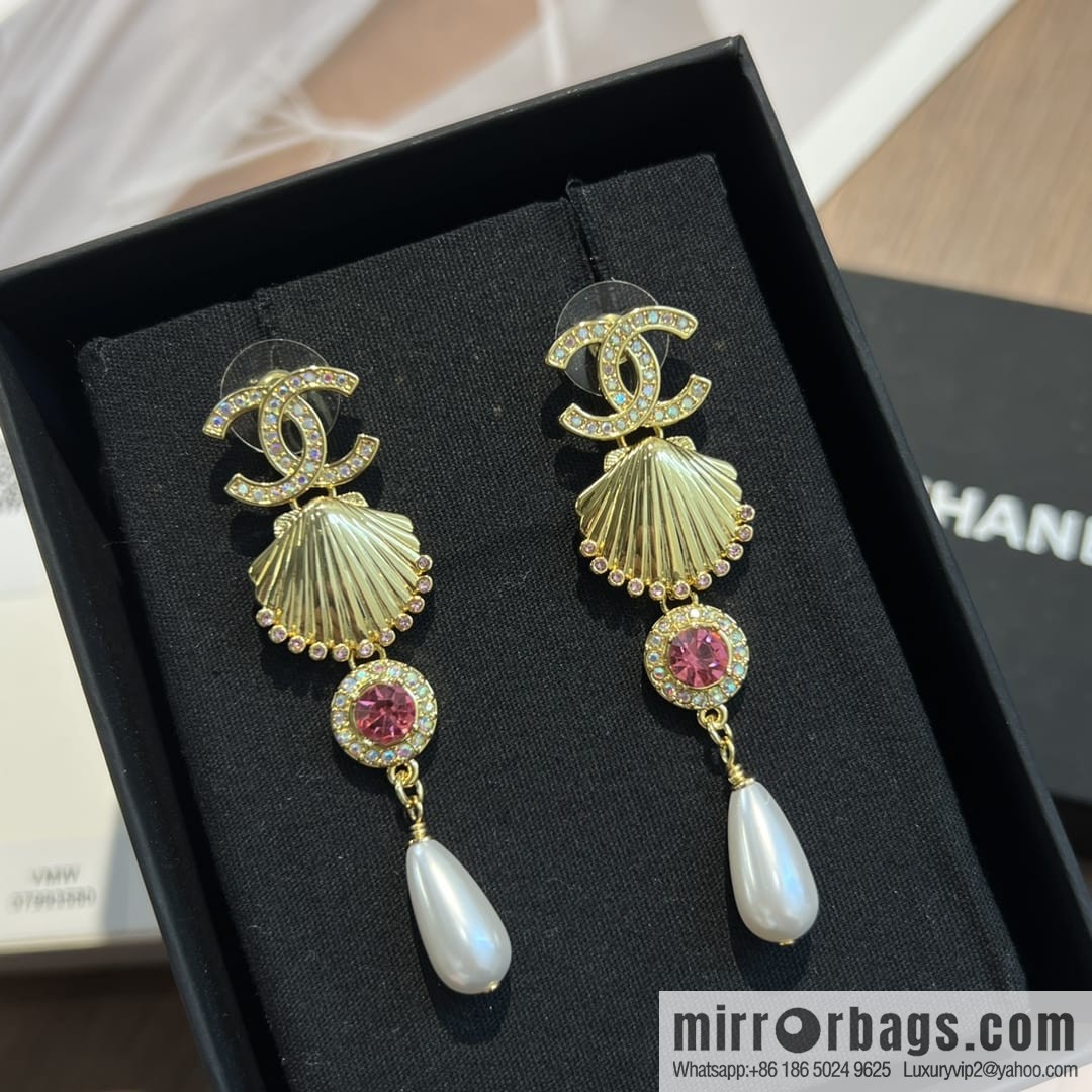 New ☑️ Chanel c4 double c gold shell 🐚 stud earrings