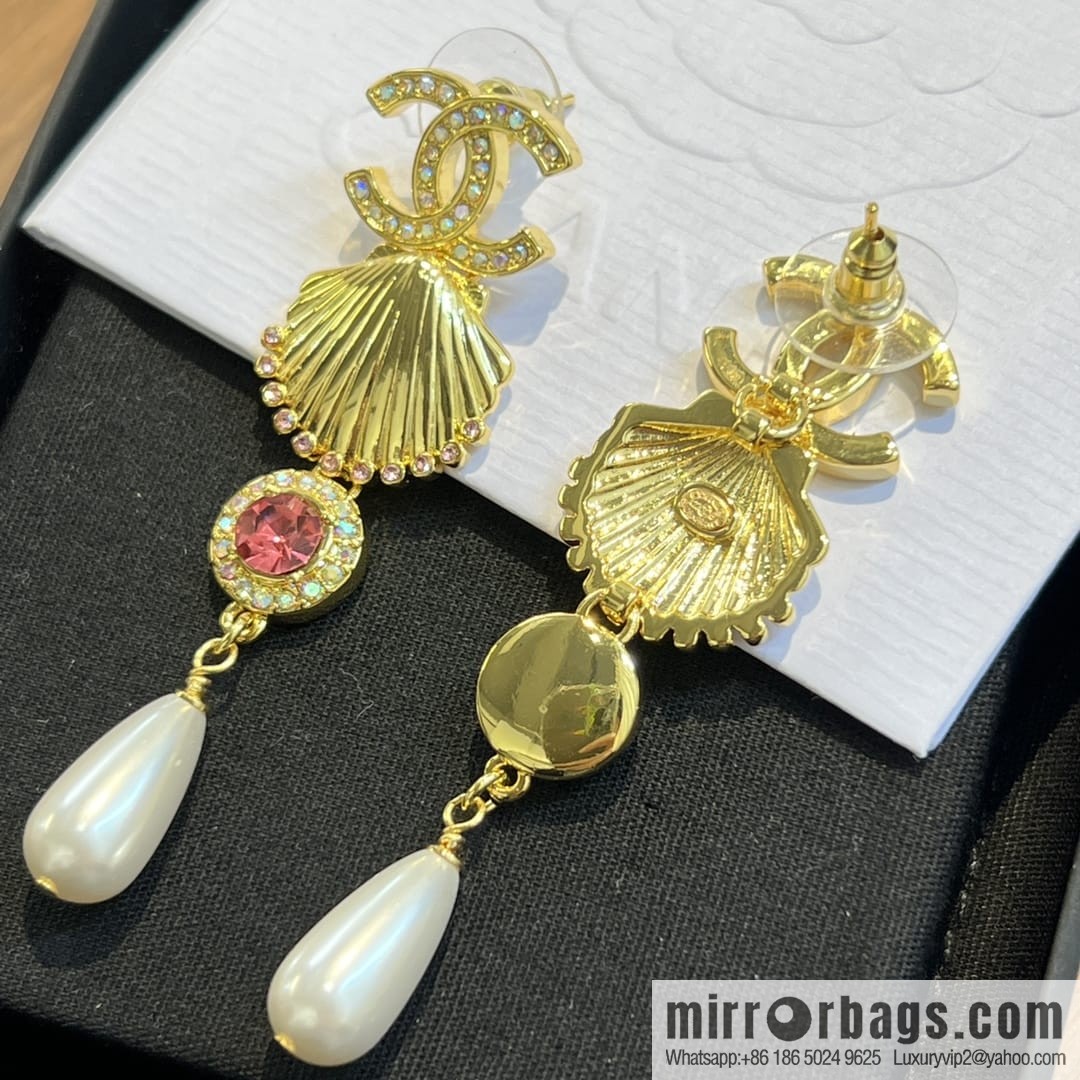 New ☑️ Chanel c4 double c gold shell 🐚 stud earrings