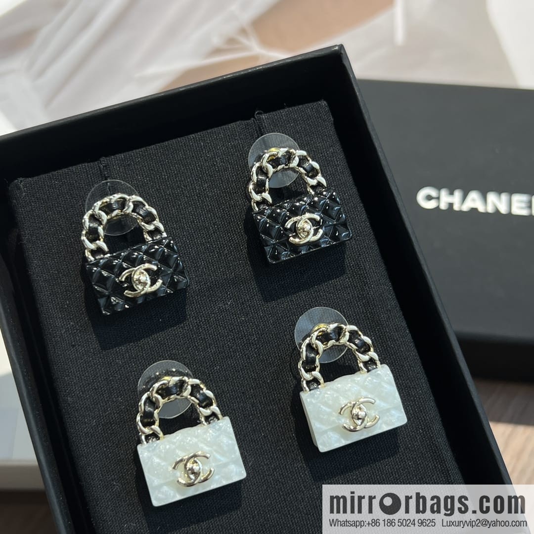 New ☑️ Chanel c1 double c lock bag stud earrings