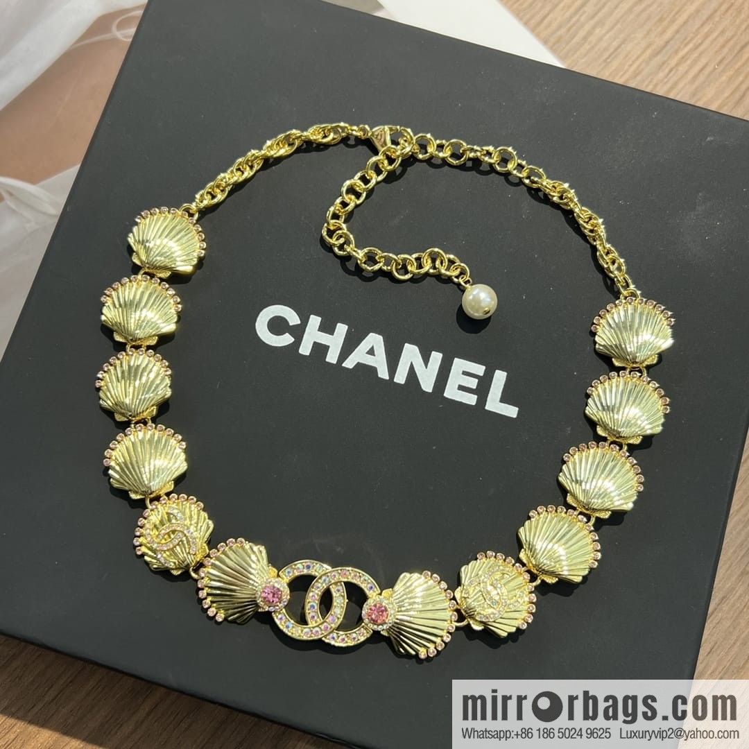 New ☑️ Chanel double c gold shell 🐚 necklace