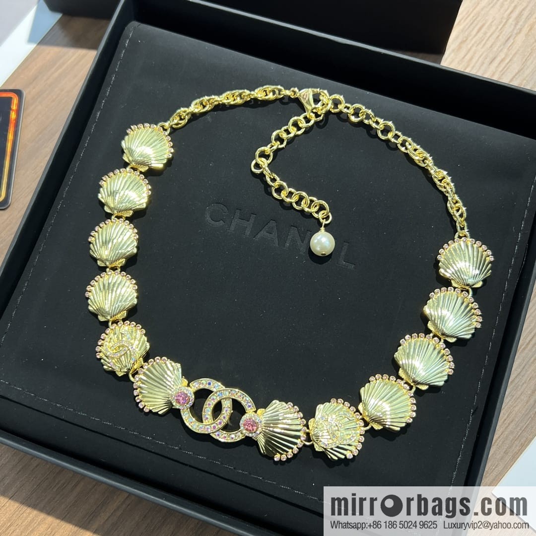 New ☑️ Chanel double c gold shell 🐚 necklace