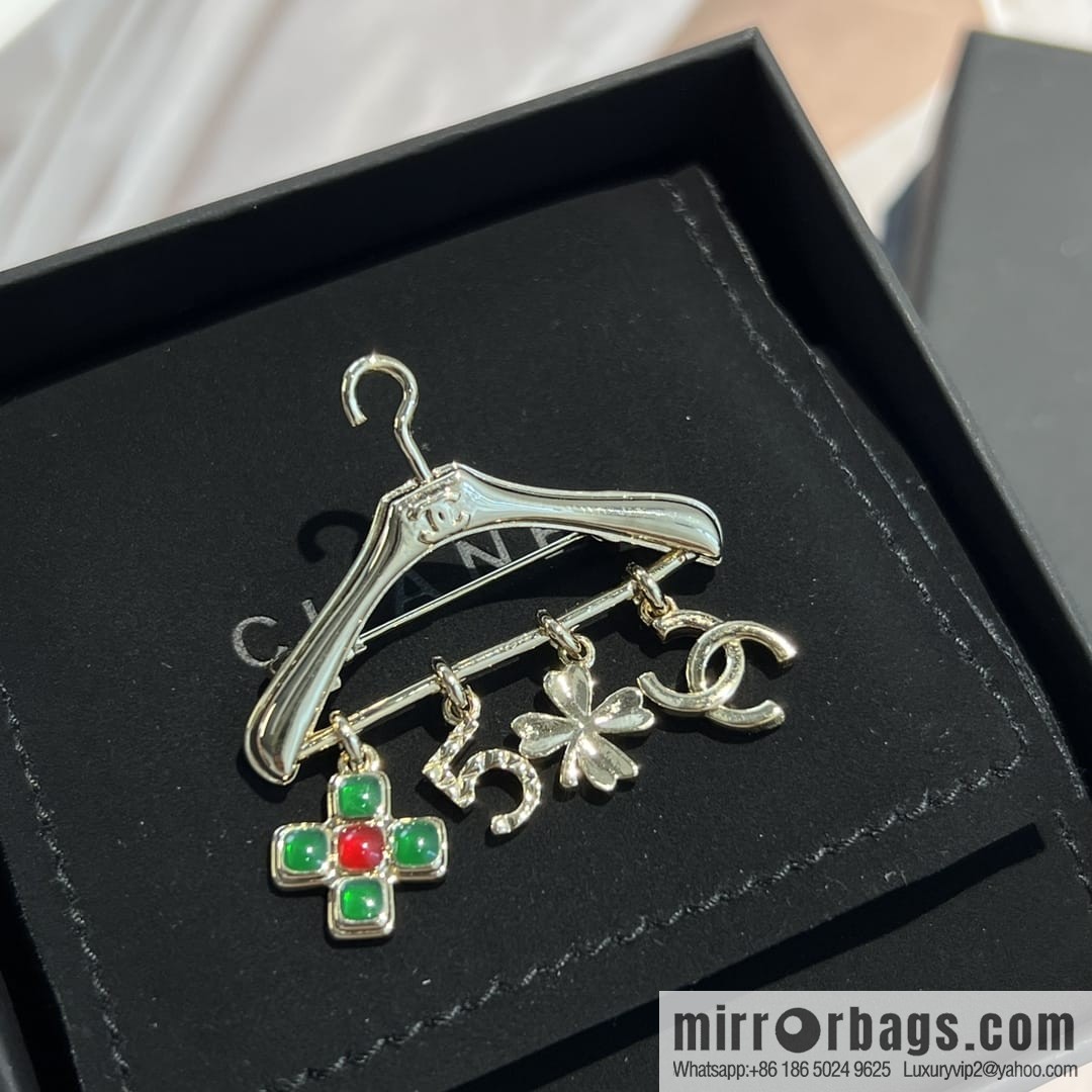 New ☑️ Chanel double c hanger fringed brooch