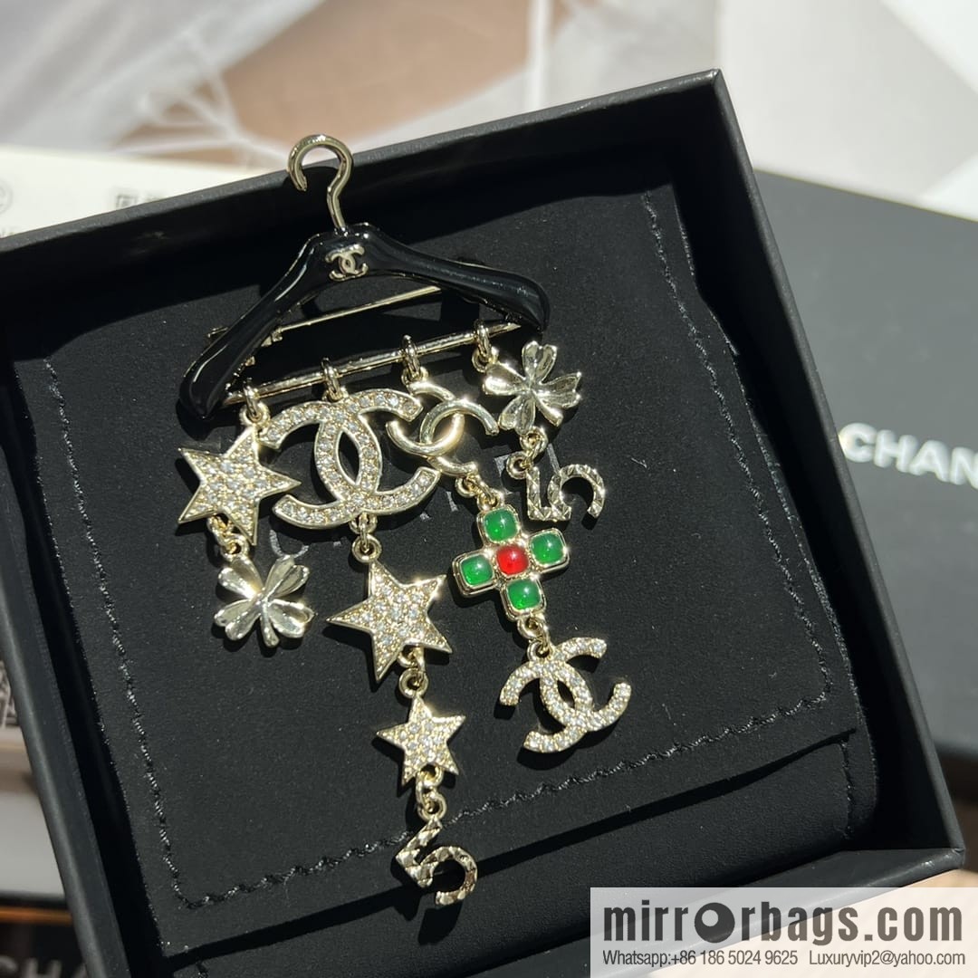 New ☑️ Chanel double c hanger fringed brooch