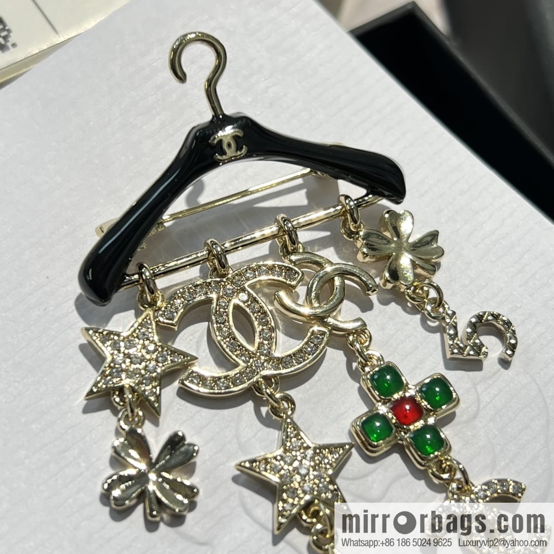 New ☑️ Chanel double c hanger fringed brooch