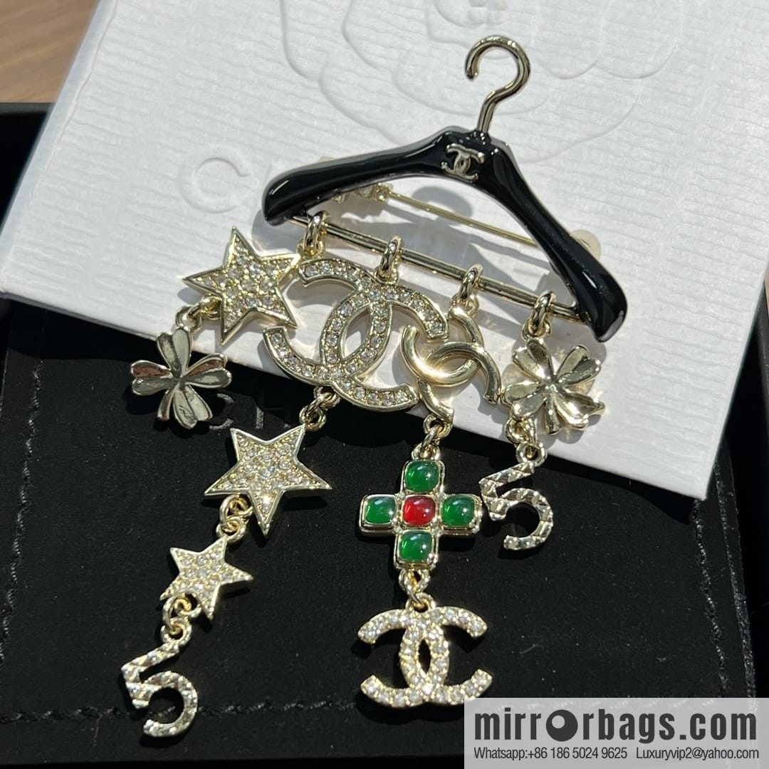 New ☑️ Chanel double c hanger fringed brooch
