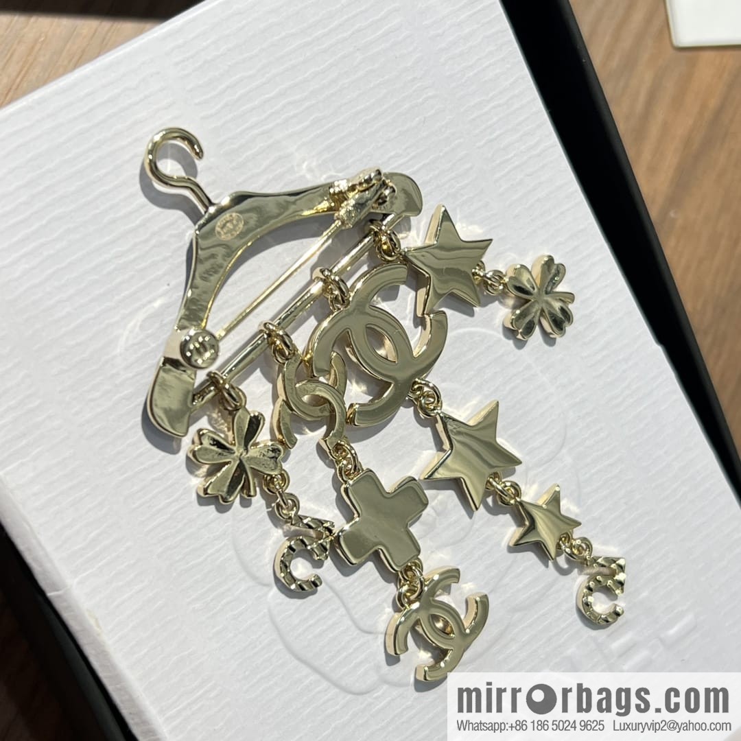 New ☑️ Chanel double c hanger fringed brooch