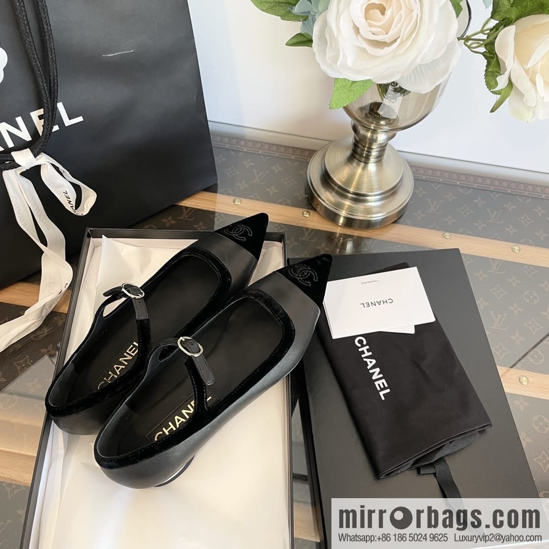 Chanel small fragrance velvet pointed Mary Jane flat shoes