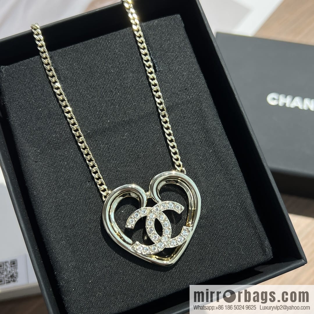 New ☑️ Chanel double c cut-out peach heart love necklace