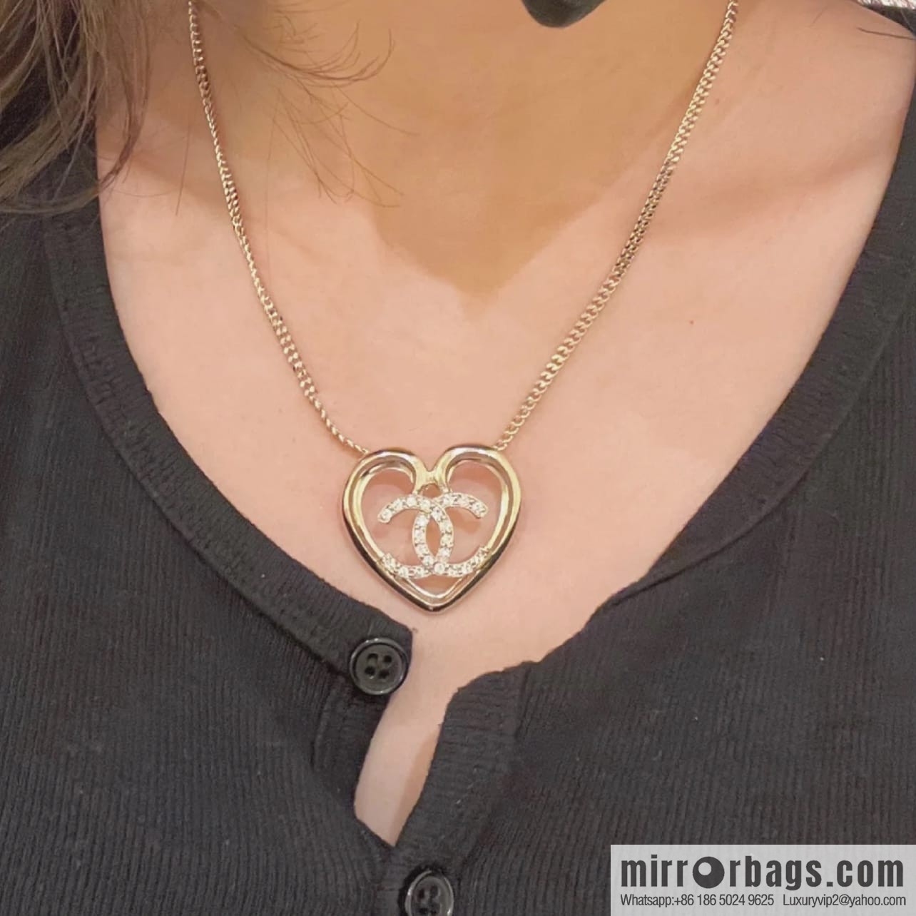 New ☑️ Chanel double c cut-out peach heart love necklace