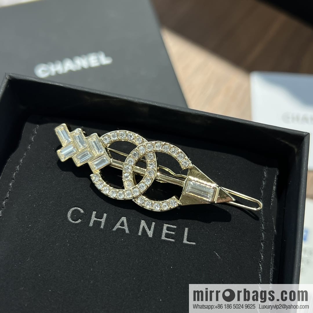 New ☑️ Chanel Double C Arrow Hairpin