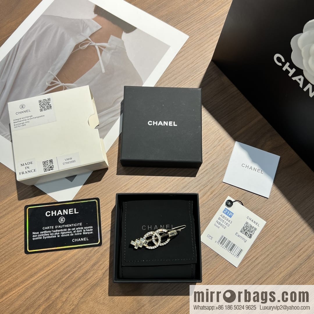 New ☑️ Chanel Double C Arrow Hairpin
