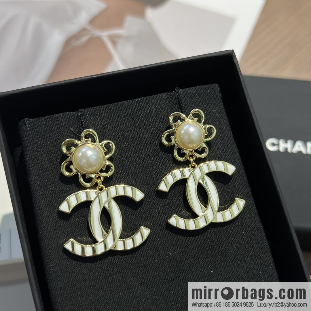 New ☑️ Chanel c2 double c wavy stud earrings