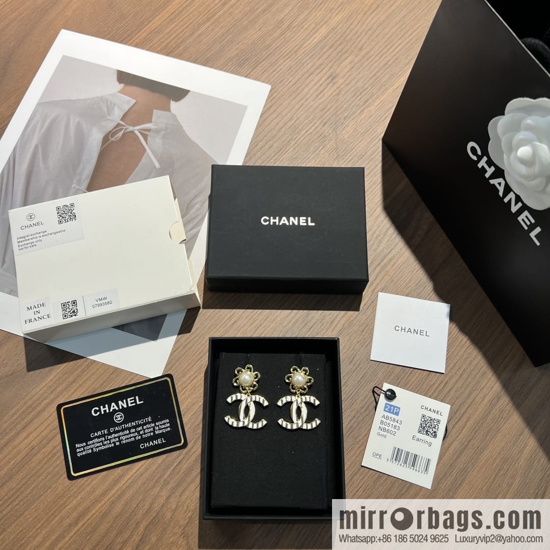 New ☑️ Chanel c2 double c wavy stud earrings