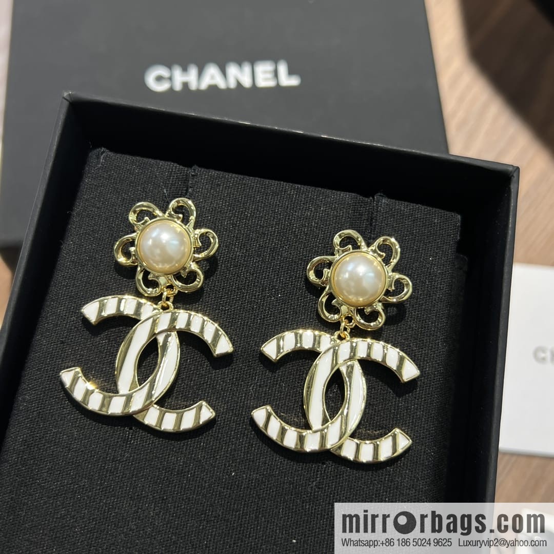 New ☑️ Chanel c2 double c wavy stud earrings