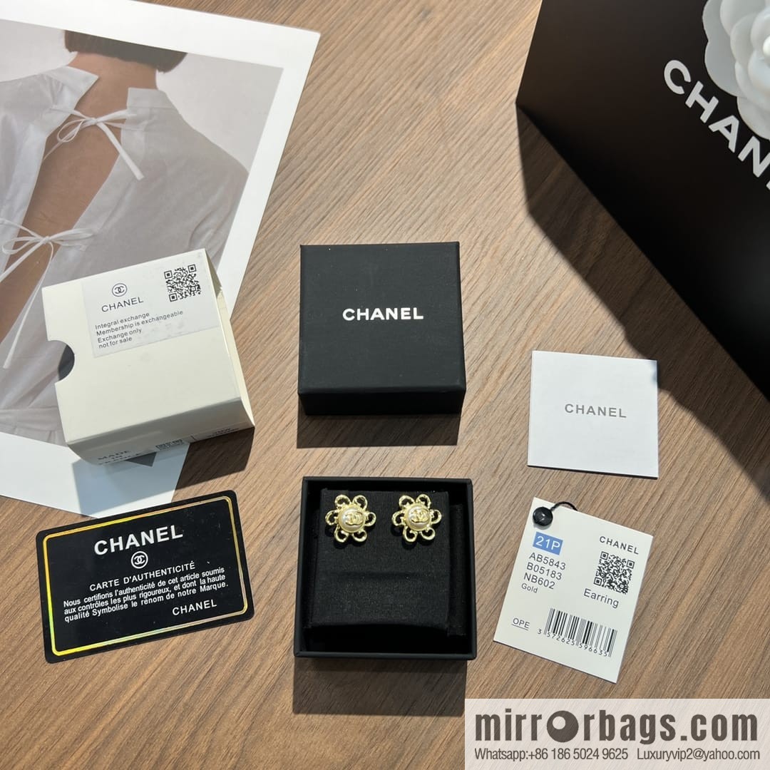 New ☑️ Chanel c1 double c gold flower stud earrings