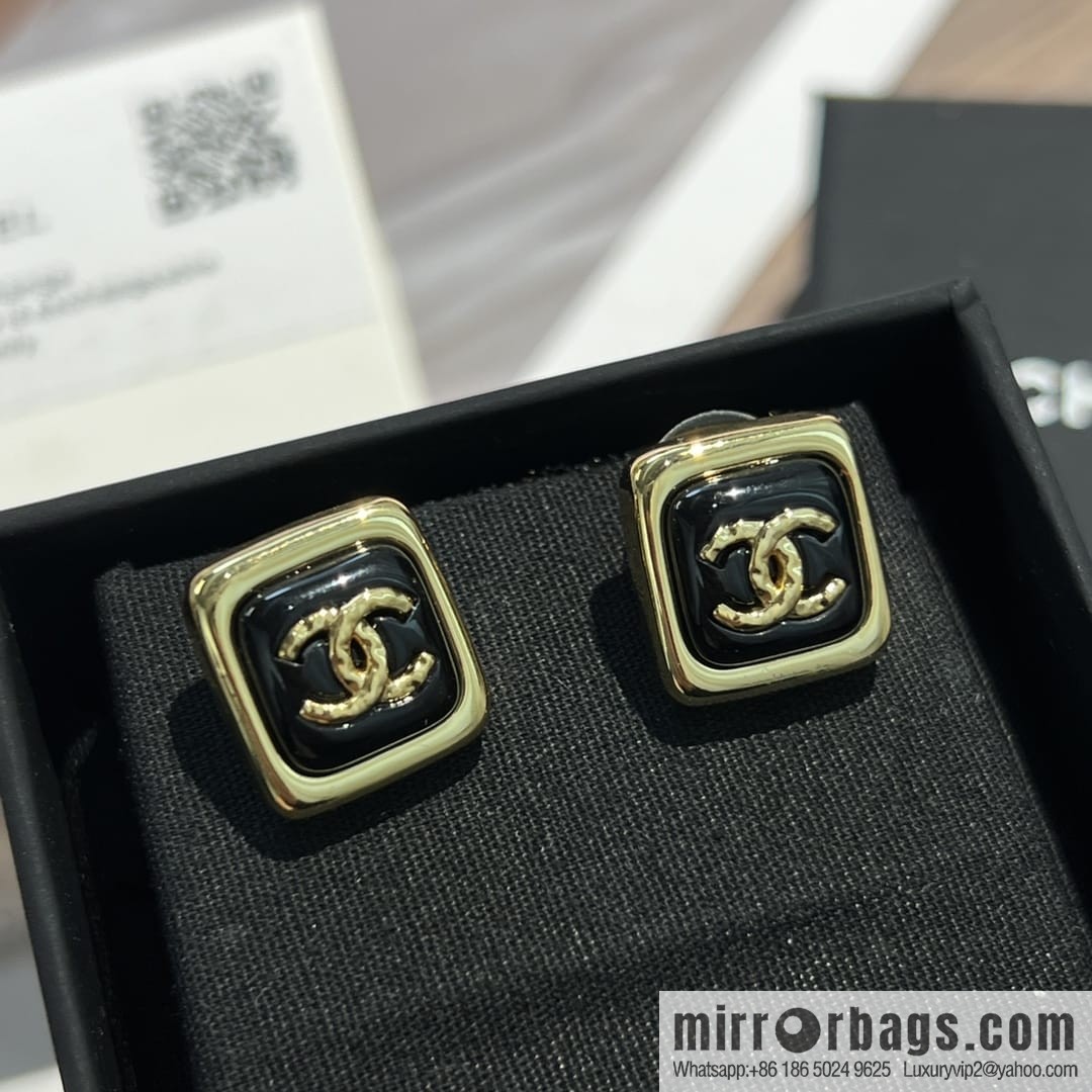 New ☑️ Chanel c1 double c square stud earrings