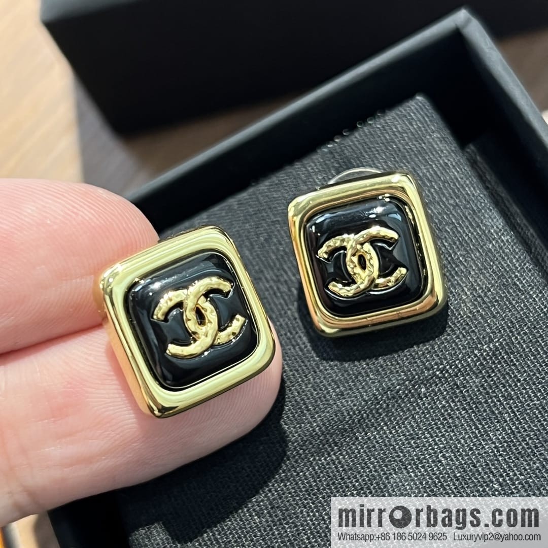 New ☑️ Chanel c1 double c square stud earrings