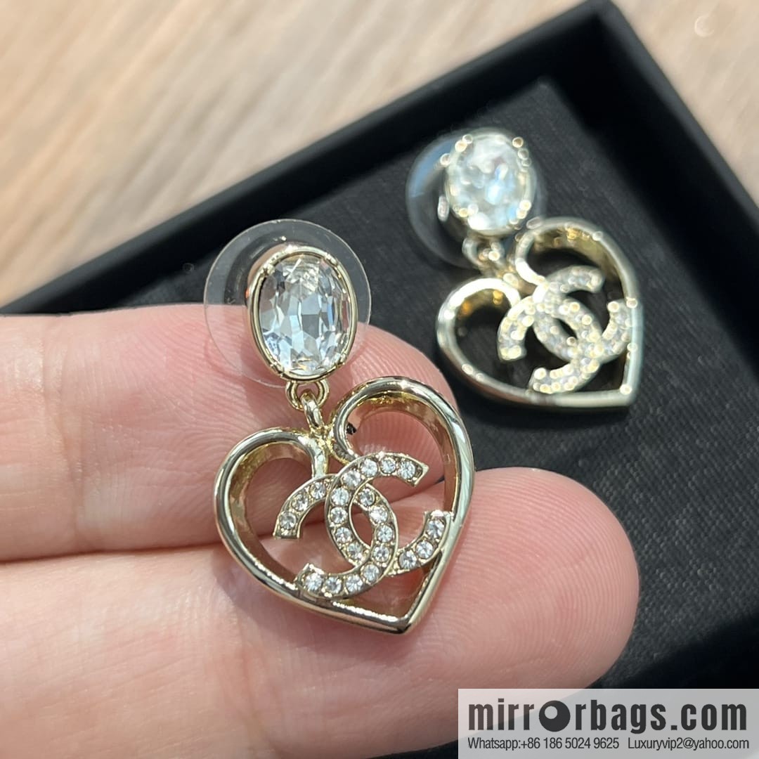 New ☑️ Chanel c2 double c gold peach heart love stud earrings