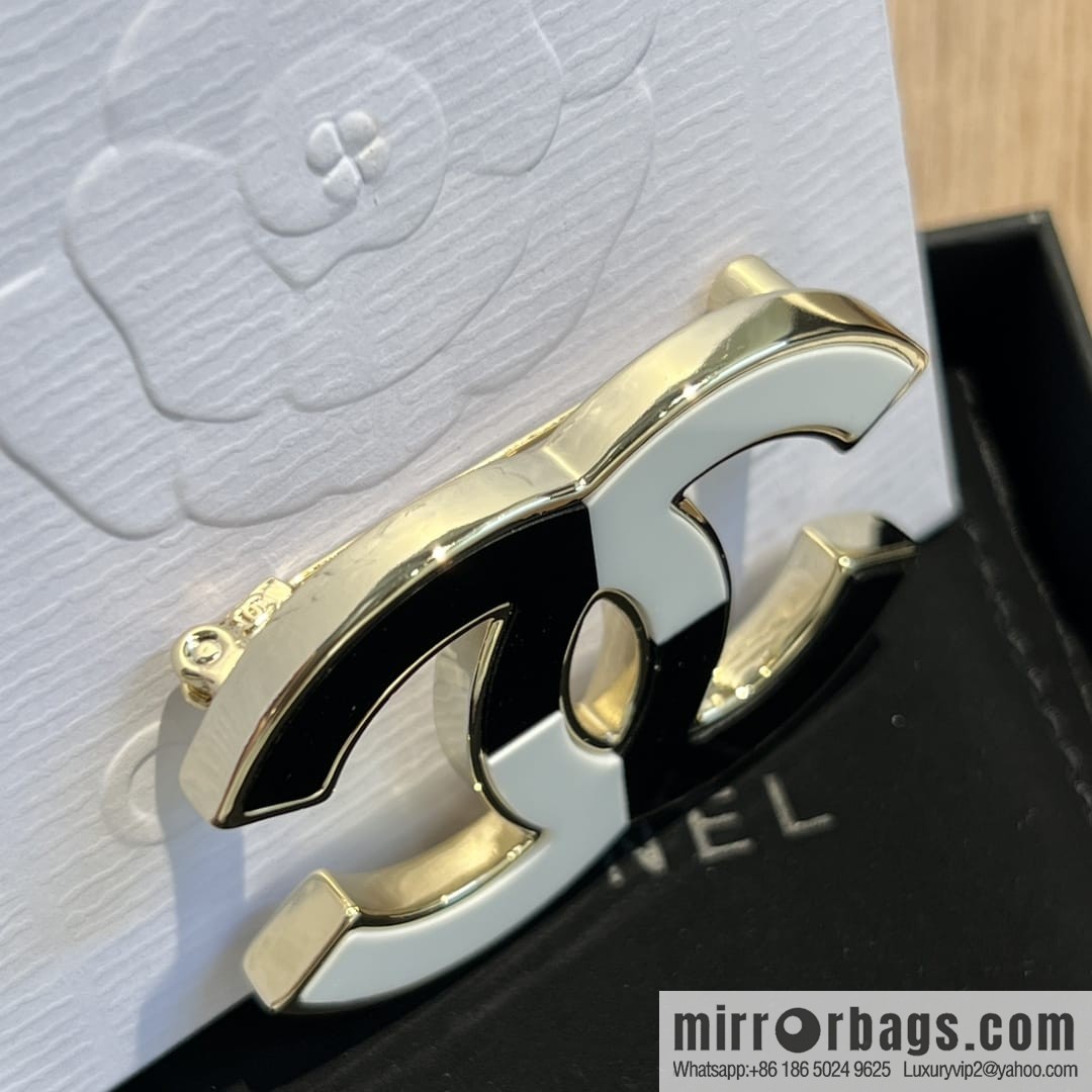 New ☑️ Chanel double c black and white brooch