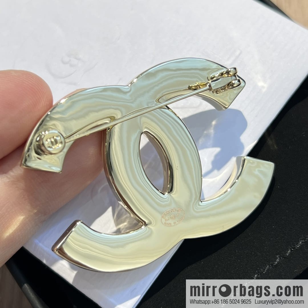 New ☑️ Chanel double c black and white brooch