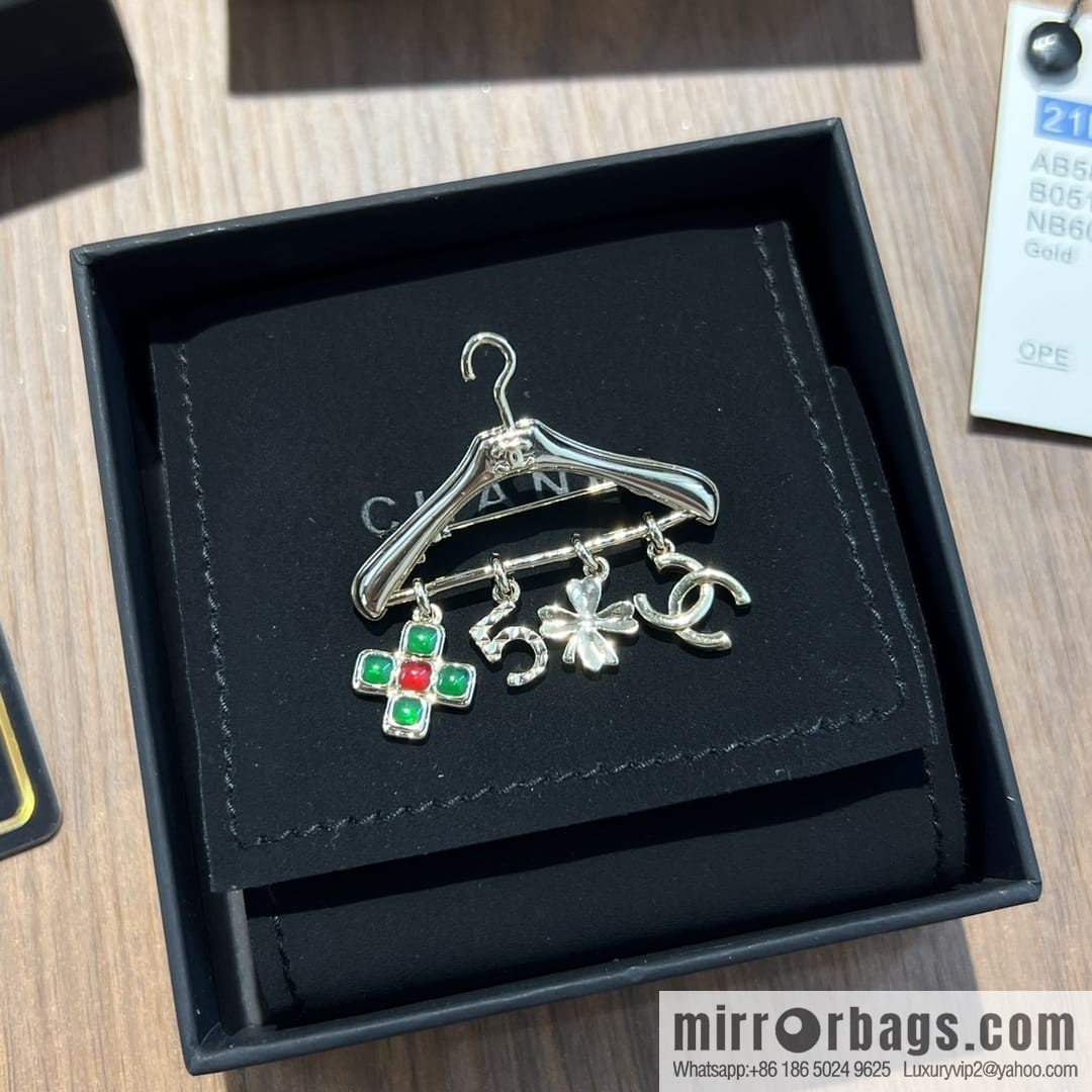 New ☑️ Chanel double c hanger fringed brooch