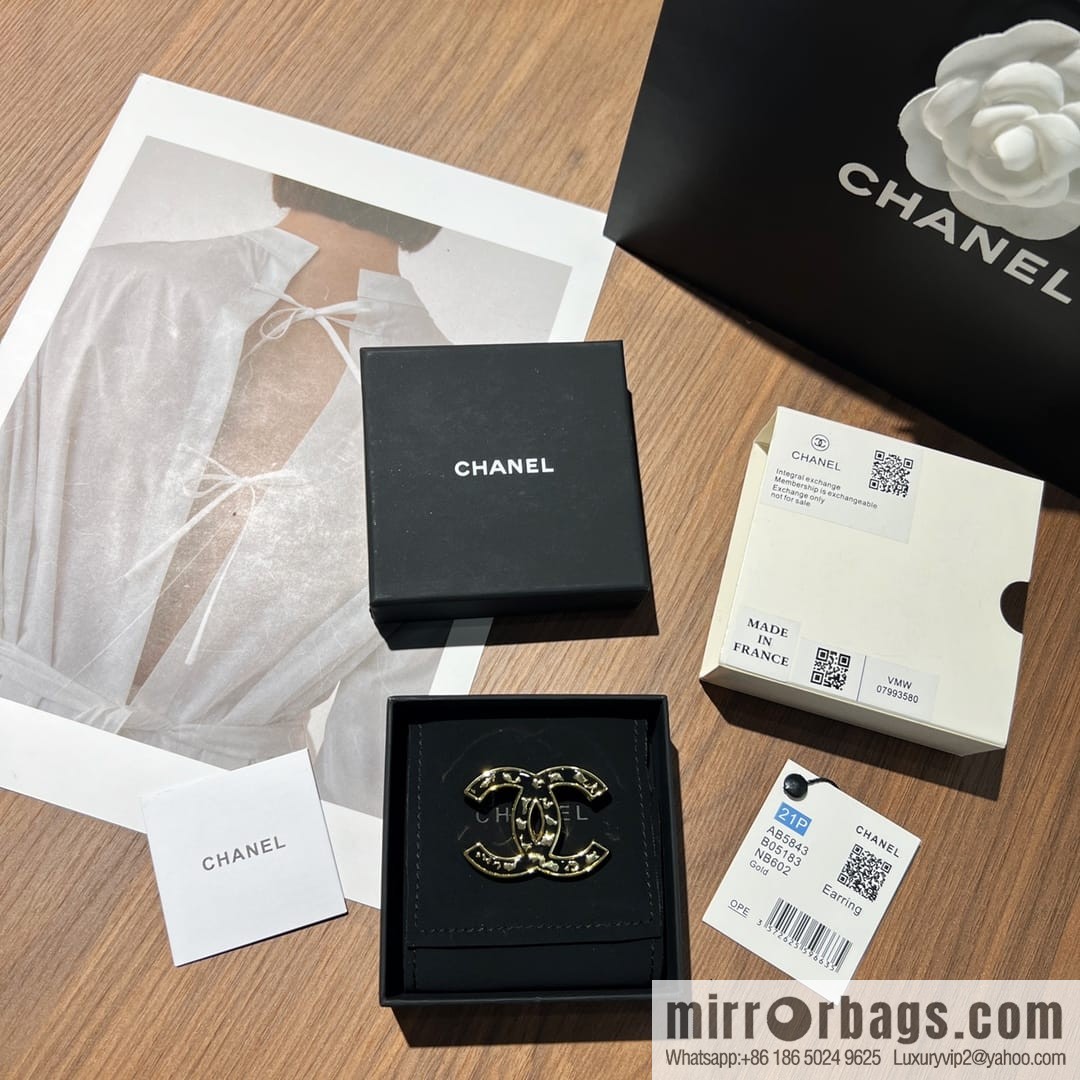 New ☑️ Chanel double c glazed enamel black brooch