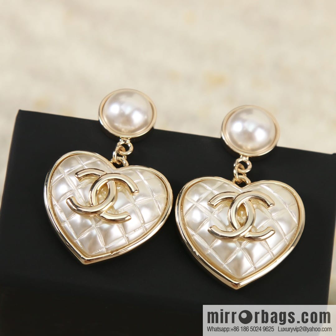 New ☑️ Chanel c2 double c rhombus peach heart love stud earrings