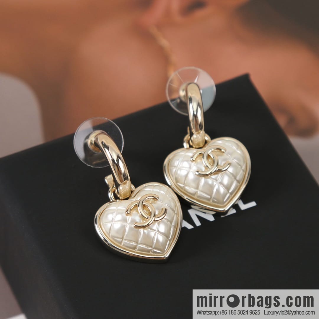 New ☑️ Chanel c2 double c rhombus peach heart love stud earrings