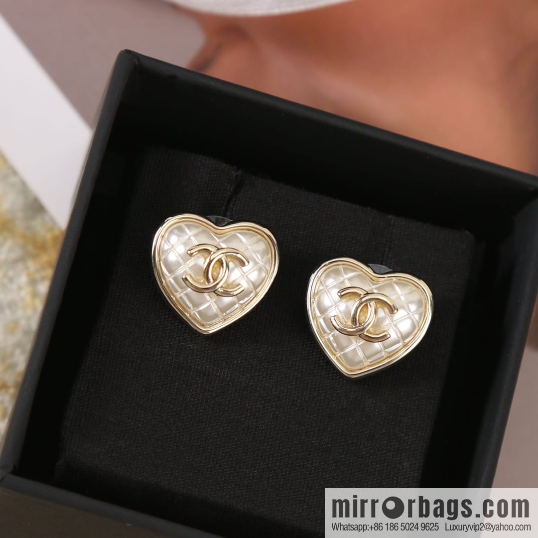 New ☑️ Chanel c1 double c rhombus peach heart love stud earrings